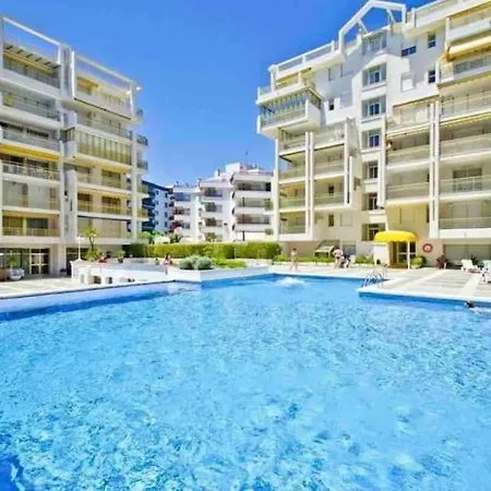 Apto Varias Piscinas Y Salida Directa A La Playa Apartment *