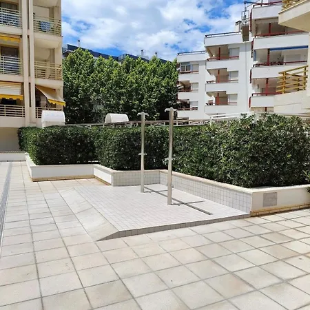 Apto Varias Piscinas Y Salida Directa A La Playa Apartment